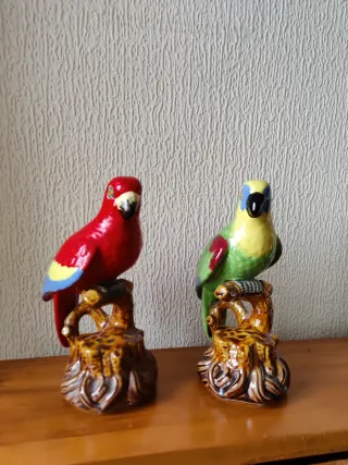 Loros de porcelana decorativo