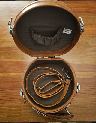 Maletín vintage de cuero marrón