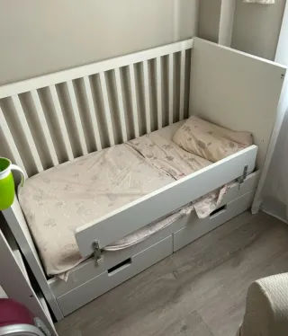 Cuna Ikea Stuva Blanca con Cajones y colchon.