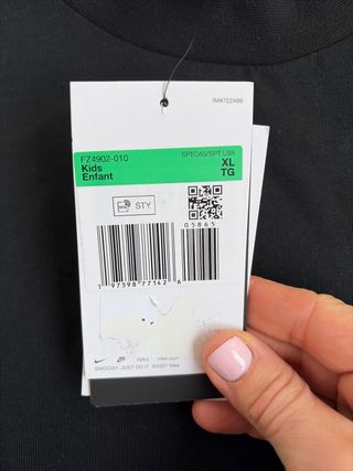 Camiseta Nike Niño Negra. De 13 a 15 años