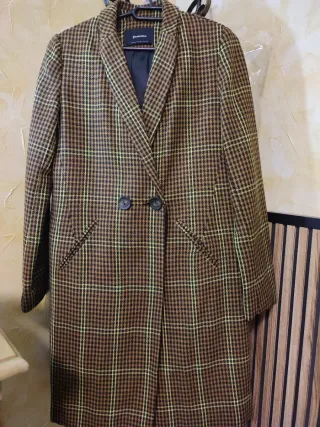 Abrigo Stradivarius Cuadros Talla M