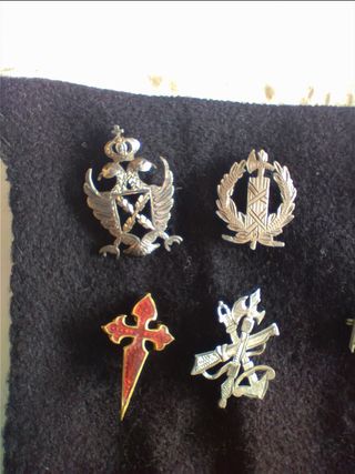 Lote 10 Insignias Militares Antiguas Años 40