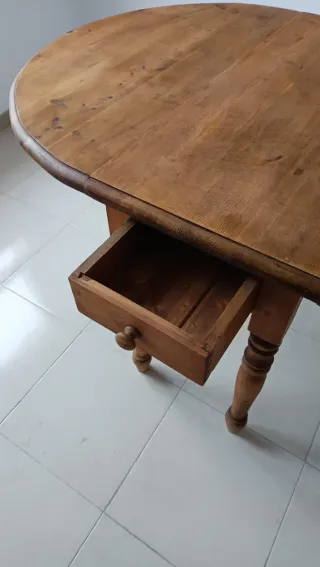 Mesa comedor rústica de madera maciza