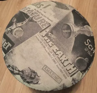 Pareja Puffs Retro Sci-Fi Negro Multicolor