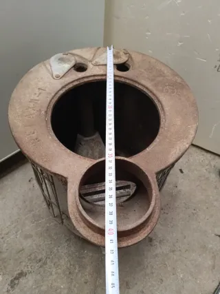 Estufa de leña metálica