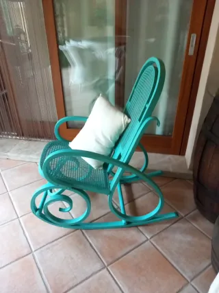 Mecedora antigua color turquesa