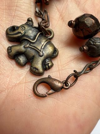 Pulsera cobre con elefante y cuentas