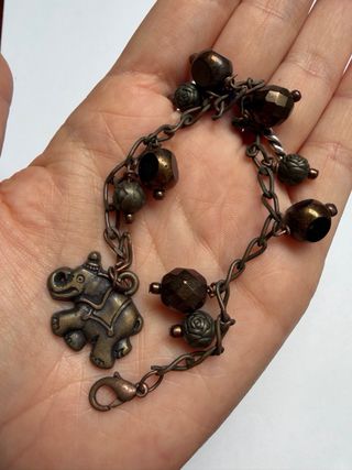 Pulsera cobre con elefante y cuentas