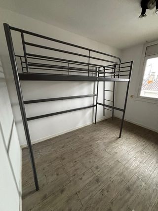 Cama alta individual Ikea metálica