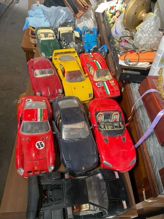 18 modellini auto pressofuse 1/18 burago