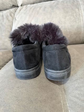 Zapatos negros pelo y strass