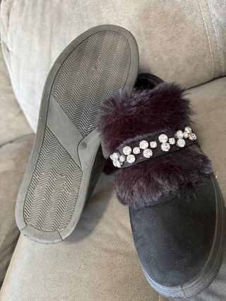 Zapatos negros pelo y strass