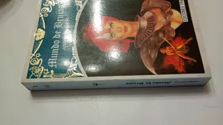 Mundo de brujas, col. Pulsar Fantasía, 1