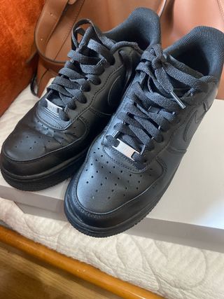 Nike Air Force 1 Negras