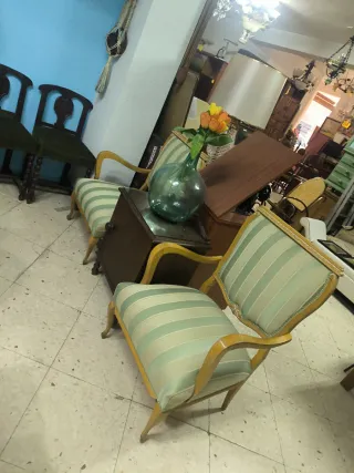 Pareja de sillones antiguos madera y tela