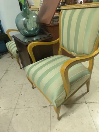 Pareja de sillones antiguos madera y tela