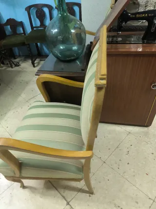 Pareja de sillones antiguos madera y tela