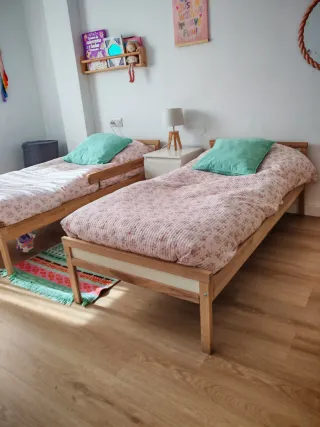 2 Camas Infantiles con colchones