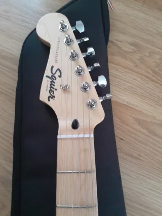 Guitarrra Fender squier stratocaster zurdo