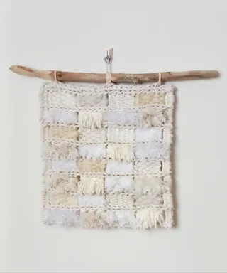 Arazzo bianco con legno di mare