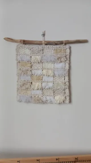 Arazzo bianco con legno di mare