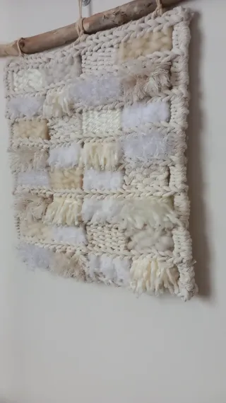 Arazzo bianco con legno di mare