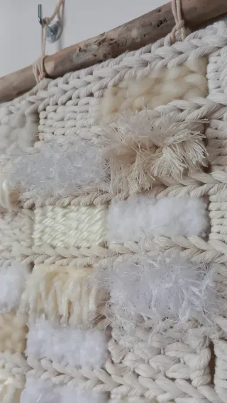 Arazzo bianco con legno di mare