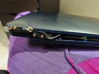 Portátil Lenovo i5 PANTALLA ROTA