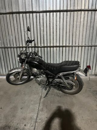 Yamaha SR Special 250 Negra