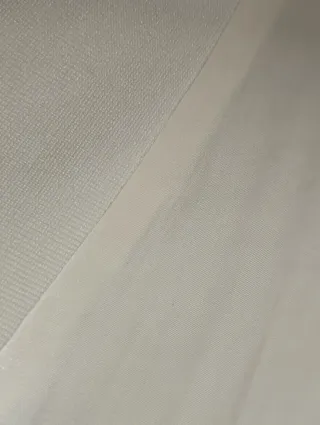 Blusa de seda blanca