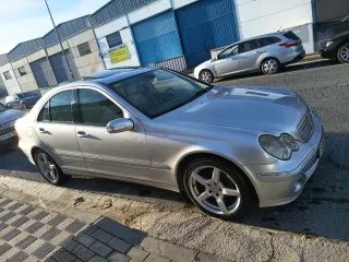 Mercedes-Benz Clase C 2005