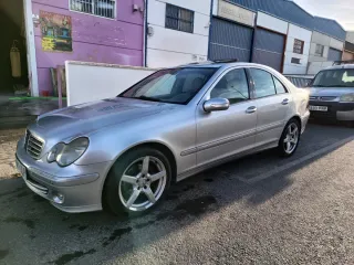 Mercedes-Benz Clase C 2005