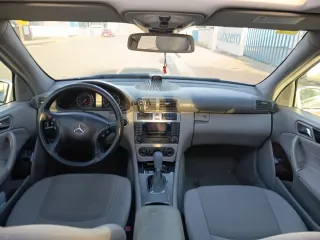 Mercedes-Benz Clase C 2005