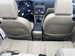 Ford Focus cabrio 2.0 145 caballos. Buen estado