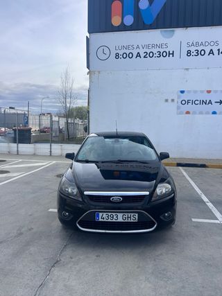 Ford Focus cabrio 2.0 145 caballos. Buen estado