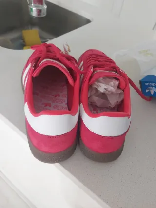 Zapatillas Adidas Handball Spezial Rojas.