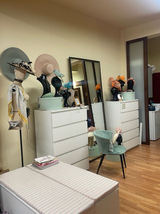 Mobiliario variado para tienda