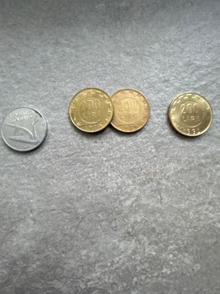 Lote 4 monedas Italia 200 Liras 1974-1995