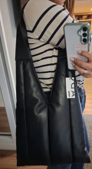 Bolso acolchado negro Adolfo Domínguez