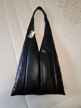 Bolso acolchado negro Adolfo Domínguez