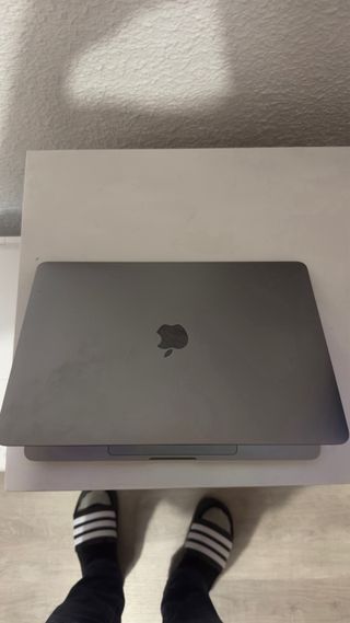 MacBook Pro 13" M2 (2022) – 8GB RAM / 256GB SSD
