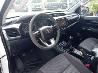 Toyota Hilux Doble Cabina 2.4 150D 4x4 GX