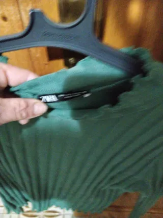 Camiseta verde botella de canalé