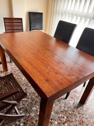 Mesa de comedor maciza color teka