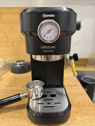 Cafetera Cecotec Cumbia + Accesorios