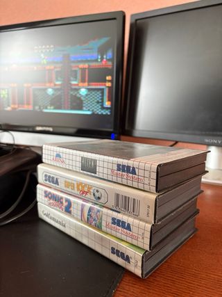 Sega Master System II + 4 Juegos y TV antigua