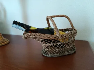 Cesta porta botellas Torres de mimbre