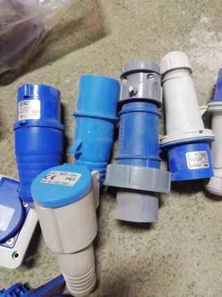 Bases y clavijas Schuko Gewiss