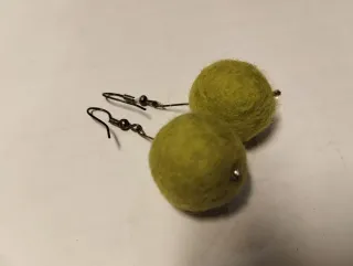 Pendientes Bolas Fieltro Lana Verde