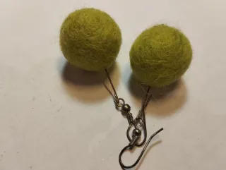 Pendientes Bolas Fieltro Lana Verde